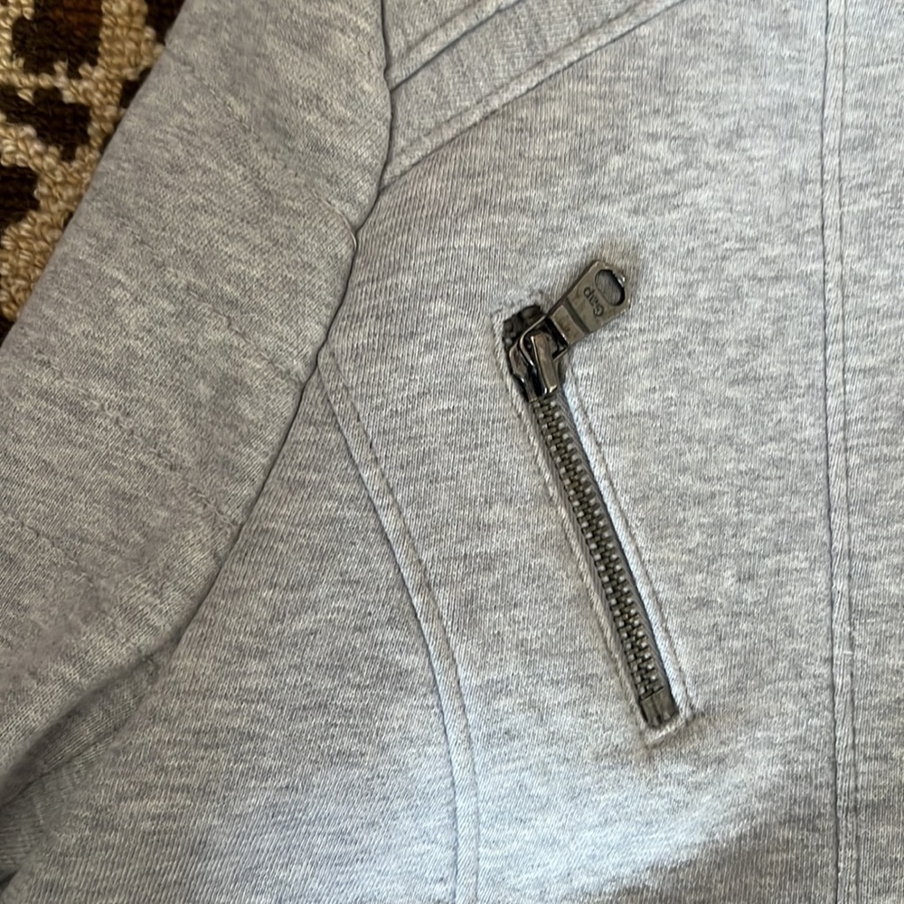 Gap Jacket 🤍 - Picture 12 of 12